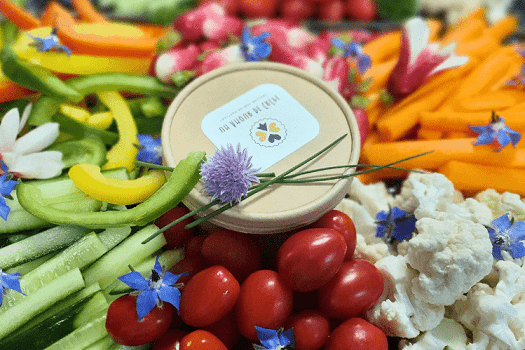 Laissez vous tenter par la fraicheur de notre plateau de légumes traiteurs idéal pour ajouter une touche de légèreté au repas de votre évènement !